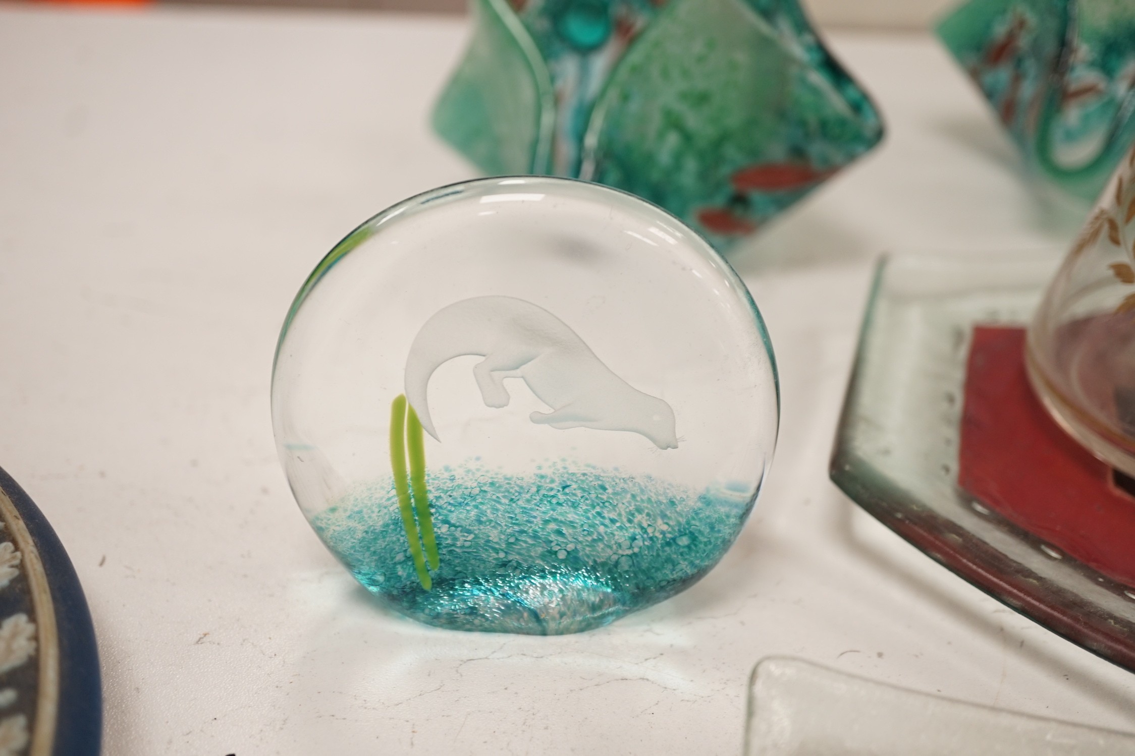 Three glass handkerchief vases and six other glass items